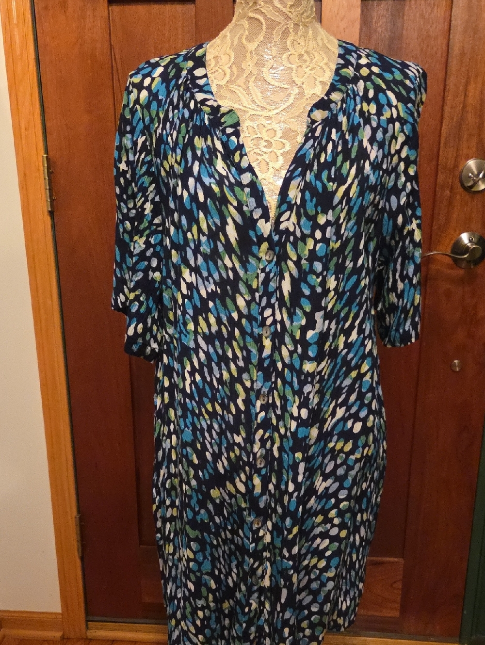 22W Roaman's Print Top with Green and Teal Accents